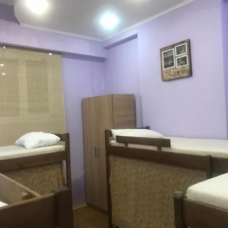Ararat-teatralnaya Hostel *
