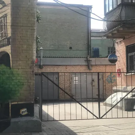 Hostel Ararat-teatralnaya *