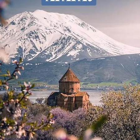Hostel Ararat-teatralnaya *